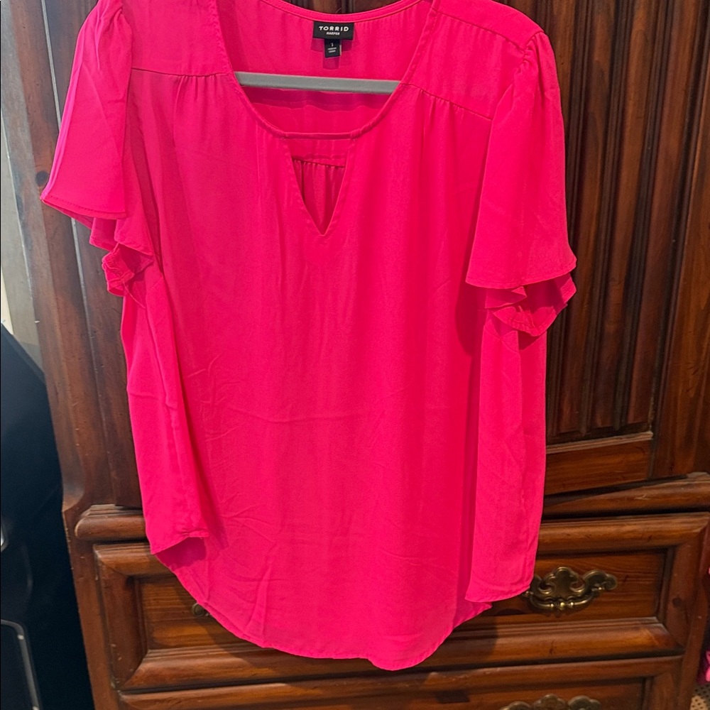 Versona Fuchsia Blouse with Flutter Sleeves
